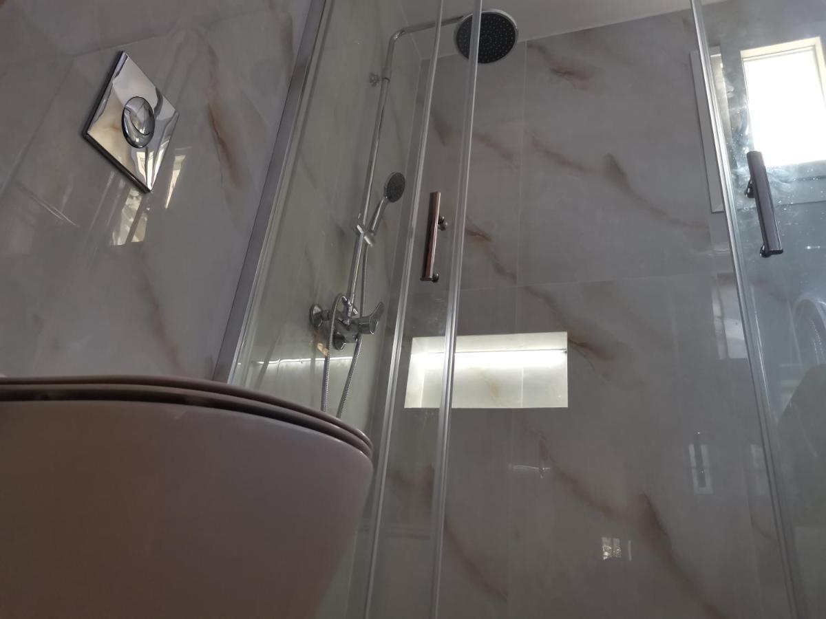 Nely'S Luxury Home Нидри Екстериор снимка