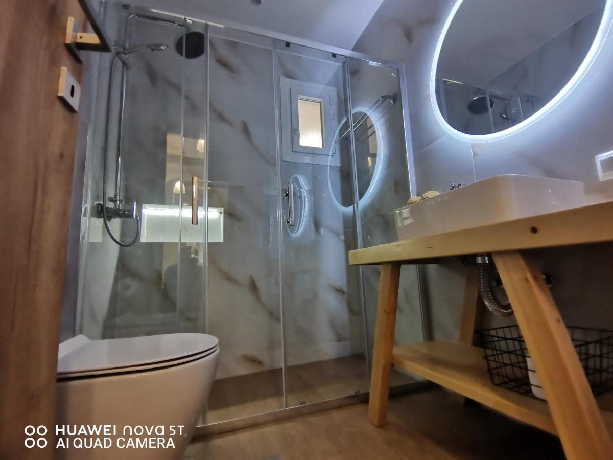 Nely'S Luxury Home Нидри Екстериор снимка